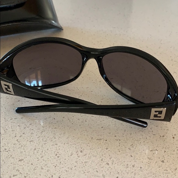 Fendi Sunglasses - Picture 6 of 8